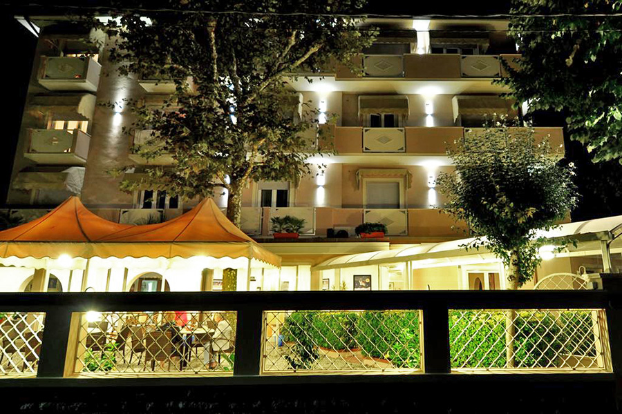 Hotel a Marina di Pietrasanta, Hotel Azzurra
