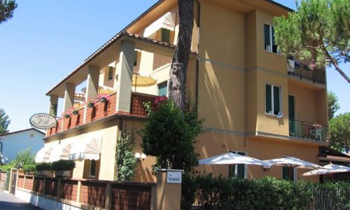 Hotel a Marina di Pietrasanta, Hotel Villa Barsanti