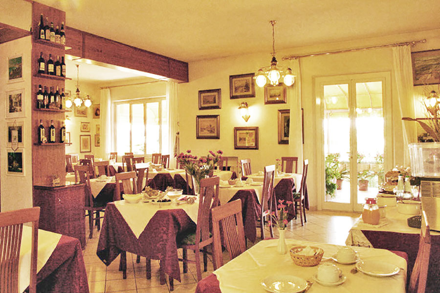 Sala da pranzo dell'hotel ALK, hotel a Marina di Pietrasanta