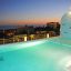 Vista notturna della piscina in terrazza solarium dell'hotel Nuova Sabrina a Marina di Pietrasanta