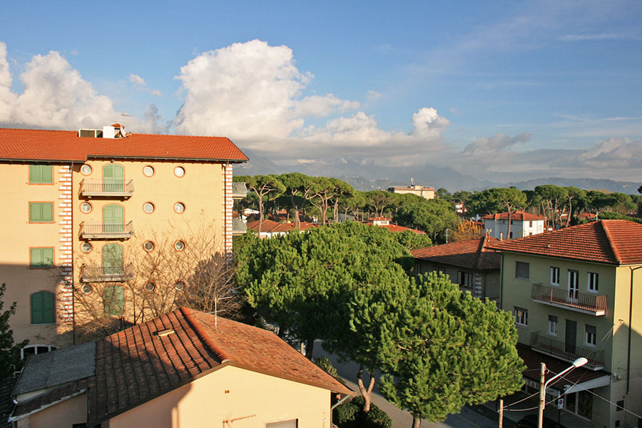 Vista lato monti hotel Villa Ombrosa a Marina di Pietrasanta