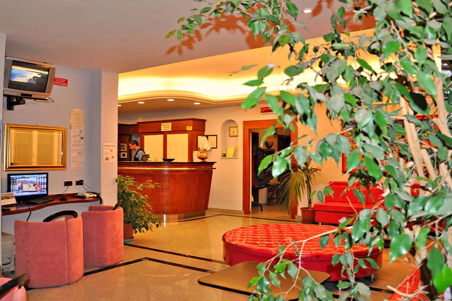 Hotel a marina di Massa, hall hotel Eco Del Mare