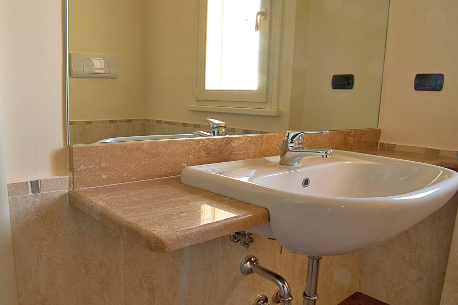 Lavabo appartamenti Viareggio esterno 07 Cod 1352