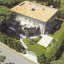 Vista aerea villa con piscina a Forte dei Marmi