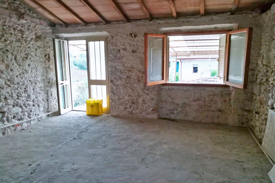 Casa in Versilia - Appartamento da ristrutturare in piccolo borgo della campagna di Seravezza
