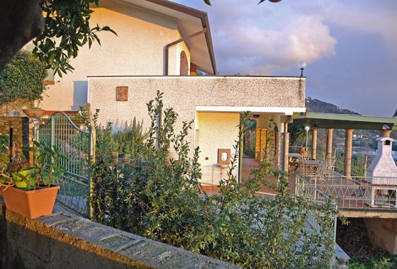 Villa in vendita sulla prima collina alle spalle di Forte dei Marmi Cod 1649