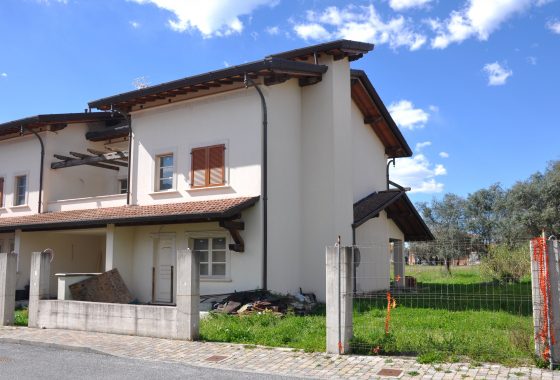 Casa in campagna - Villetta trifamiliare nel comune di Seravezza Cod 1751