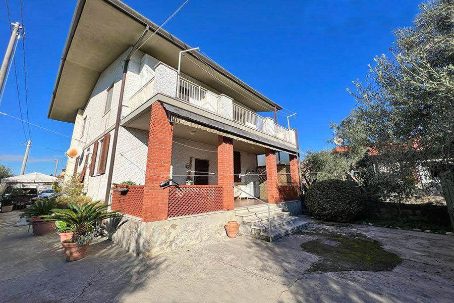 Casa in campagna - Appartamento piano terra in vendita nel Comune di Seravezza Cod 1851